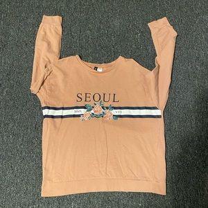 Women’s Divided lightweight crewneck sweater Seoul Korea size M gently used pink